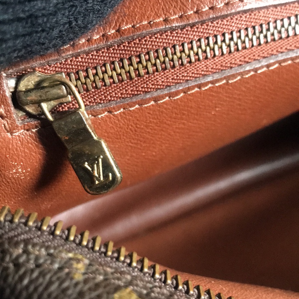 🖤 Pre-Loved Vintage Louis Vuitton Monogram Shoulder Bag – Timeless Classic 🖤 - Picture 11 of 16